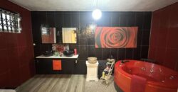 En vente une spacieuse villa moderne de 300 m² située dans un quartier résidentiel paisible à Flic en Flac