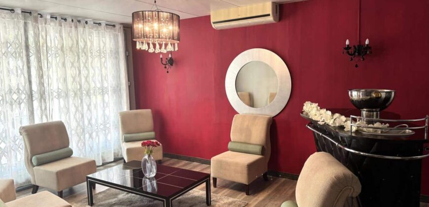 En vente une spacieuse villa moderne de 300 m² située dans un quartier résidentiel paisible à Flic en Flac