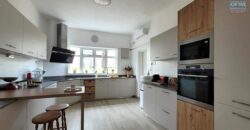 En vente une villa d’exception de 490 m² sur un terrain de 1 127 m² dans un cadre naturel privilégié à Tamarin