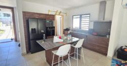 Location d’une magnifique villa contemporaine avec piscine à proximité des commodités de Tamarin