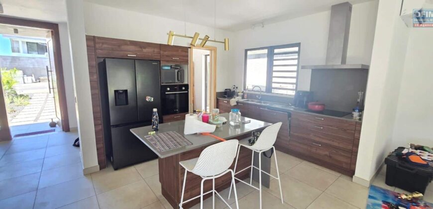 Location d’une magnifique villa contemporaine avec piscine à proximité des commodités de Tamarin