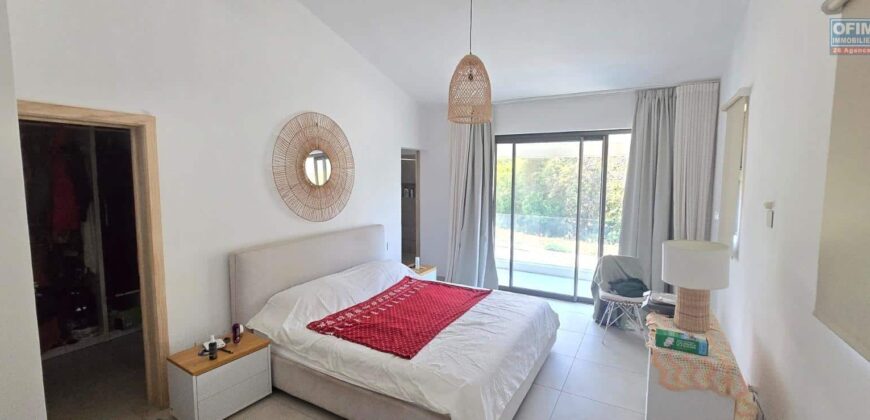 Location d’une magnifique villa contemporaine avec piscine à proximité des commodités de Tamarin