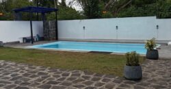 À vendre une magnifique villa neuve avec piscine sans vis-à-vis nichée dans un cadre paisible à Calodyne