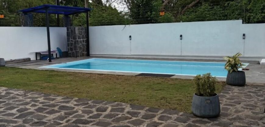 À vendre une magnifique villa neuve avec piscine sans vis-à-vis nichée dans un cadre paisible à Calodyne