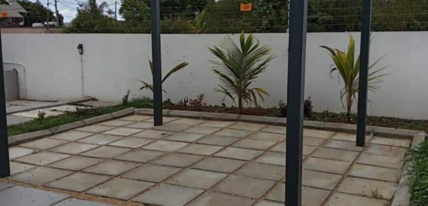 À vendre une magnifique villa neuve avec piscine sans vis-à-vis nichée dans un cadre paisible à Calodyne