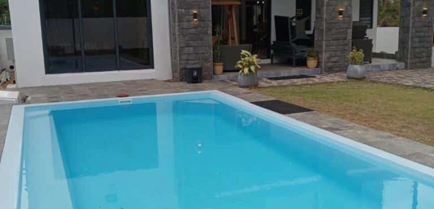 À vendre une magnifique villa neuve avec piscine sans vis-à-vis nichée dans un cadre paisible à Calodyne