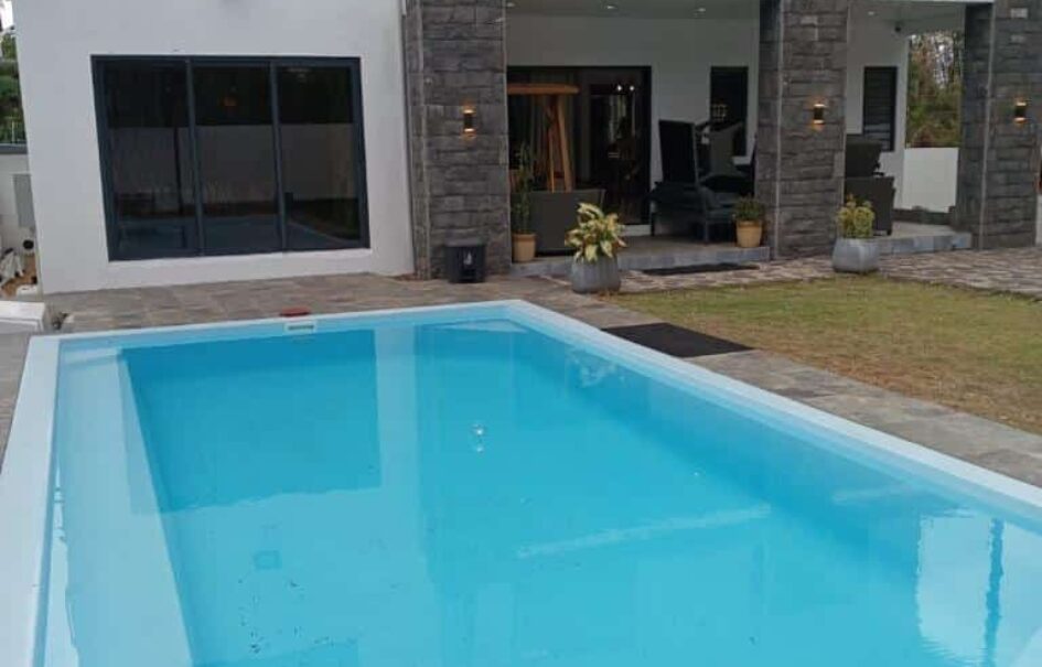 À vendre une magnifique villa neuve avec piscine sans vis-à-vis nichée dans un cadre paisible à Calodyne