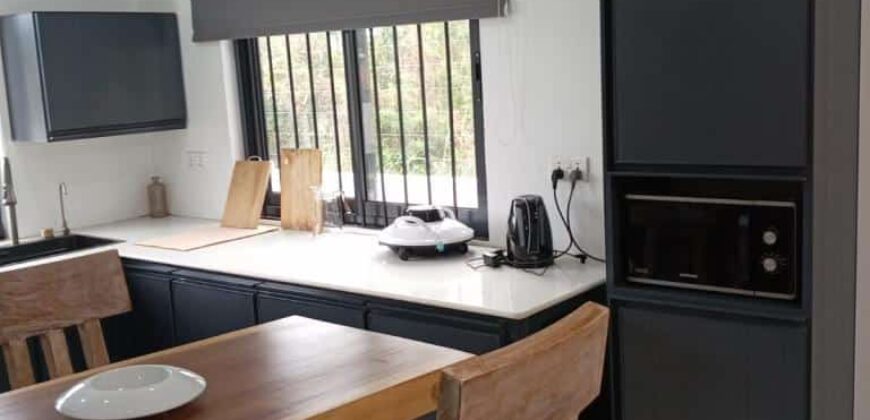 À vendre une magnifique villa neuve avec piscine sans vis-à-vis nichée dans un cadre paisible à Calodyne