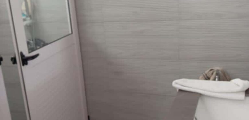 À vendre un appartement meublé et rénové proche de la plage à Mont Choisy