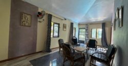 À vendre une charmante villa comprenant deux appartements et un studio sur le rooftop située à Pereybère.