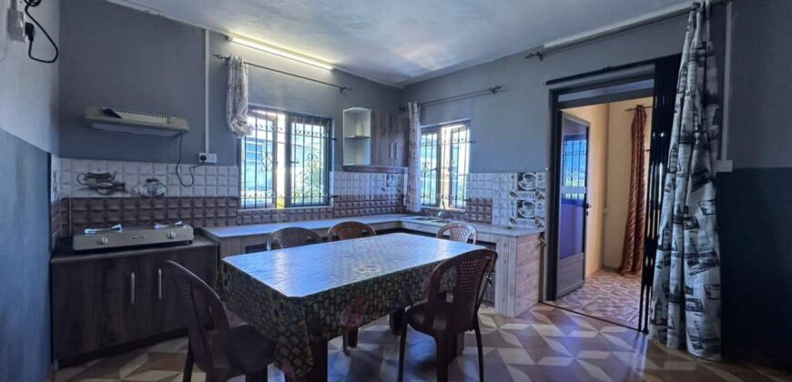 À vendre une charmante villa comprenant deux appartements et un studio sur le rooftop située à Pereybère.