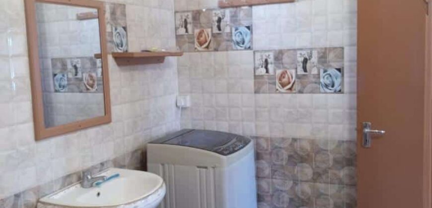 À vendre une charmante villa comprenant deux appartements et un studio sur le rooftop située à Pereybère.