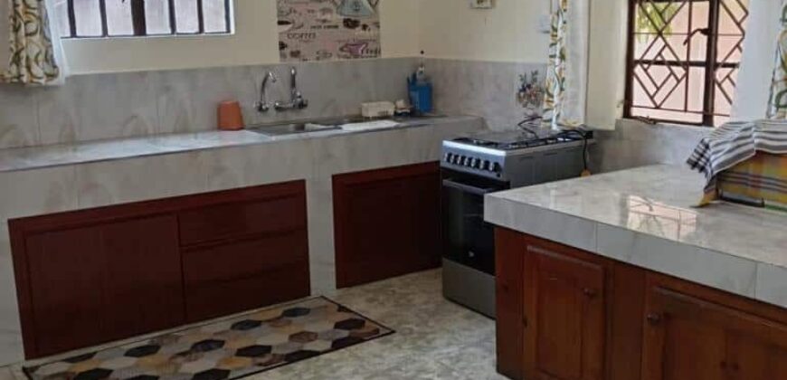 Location d’une belle villa pieds dans l’eau à Pointe aux Canonniers