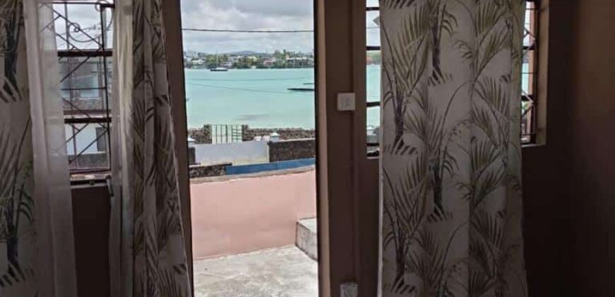 Location d’une belle villa pieds dans l’eau à Pointe aux Canonniers