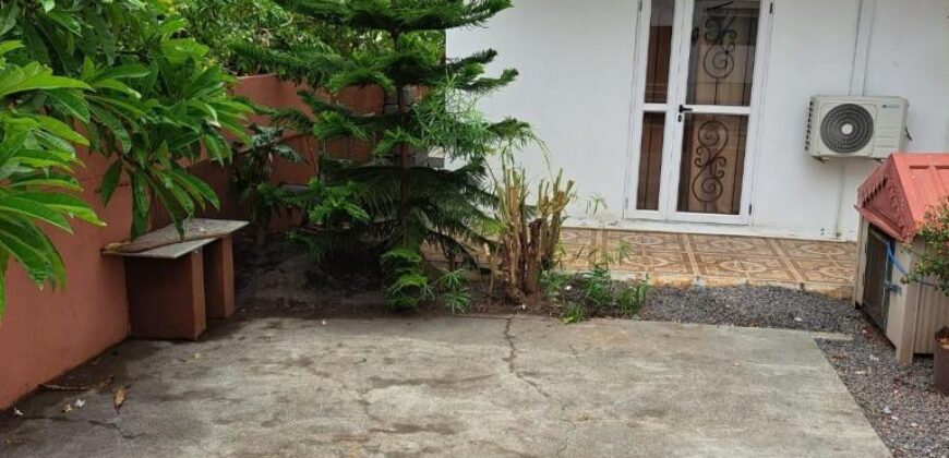 En vente une spacieuse maison située dans le morcellement Beerjeraz proche de la plage à Albion.