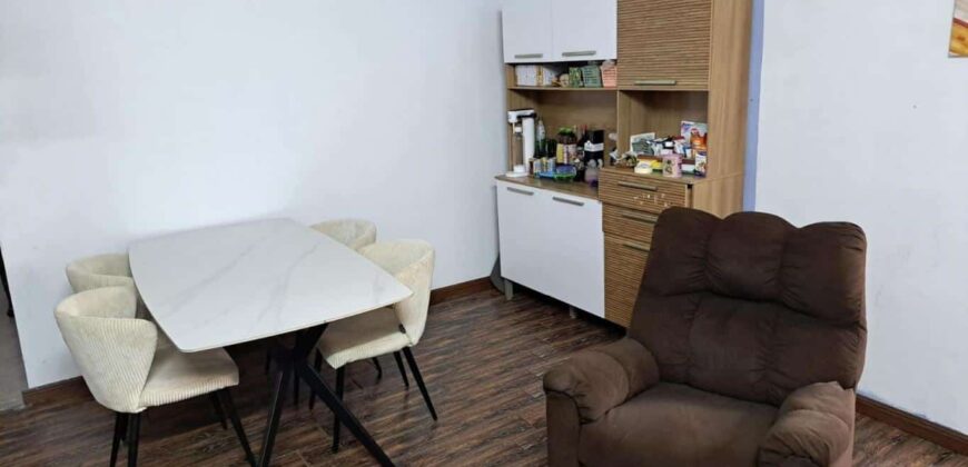 En vente une spacieuse maison située dans le morcellement Beerjeraz proche de la plage à Albion.