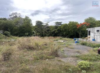 En vente un terrain résidentiel de 689m2 situé dans un quartier calme et recherché à Albion