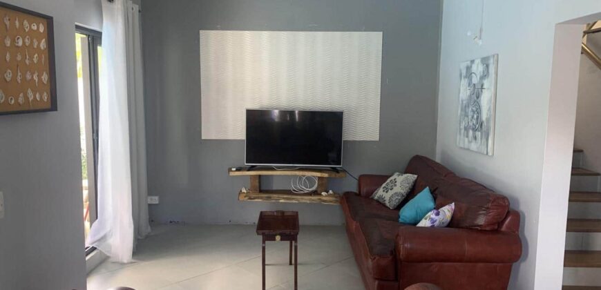 À louer une belle villa familiale avec piscine située à proximité des plages et commerces à Albion