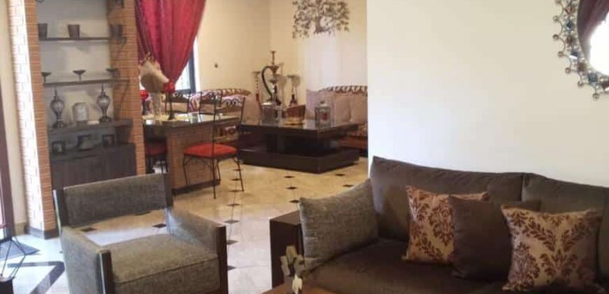 À louer une spacieuse villa atypique avec rooftop et jardin à Grand Baie