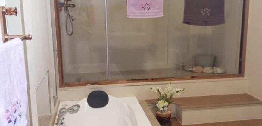 À louer une spacieuse villa atypique avec rooftop et jardin à Grand Baie