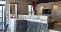 À louer une spacieuse villa atypique avec rooftop et jardin à Grand Baie