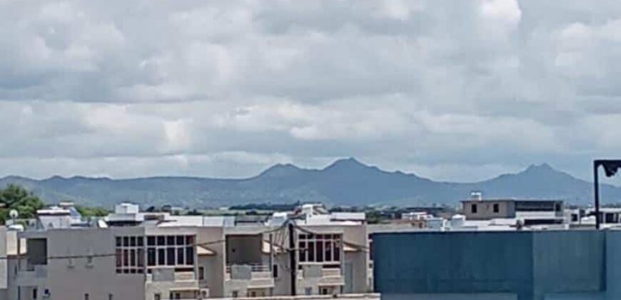À louer une villa contemporaine lumineuse avec piscine dans un quartier calme du Chemin Vingt Pied à Grandbaie