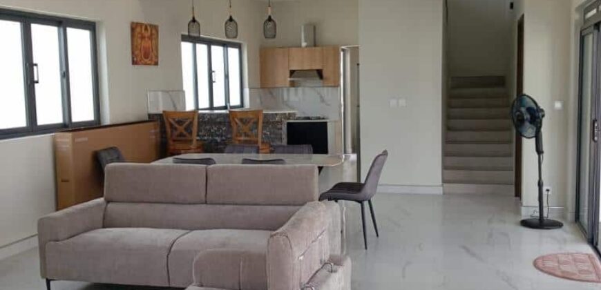 À louer une villa contemporaine lumineuse avec piscine dans un quartier calme du Chemin Vingt Pied à Grandbaie