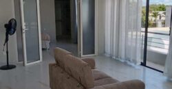 À louer une villa contemporaine lumineuse avec piscine dans un quartier calme du Chemin Vingt Pied à Grandbaie