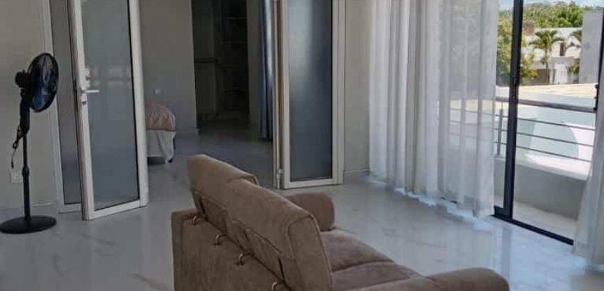 À louer une villa contemporaine lumineuse avec piscine dans un quartier calme du Chemin Vingt Pied à Grandbaie