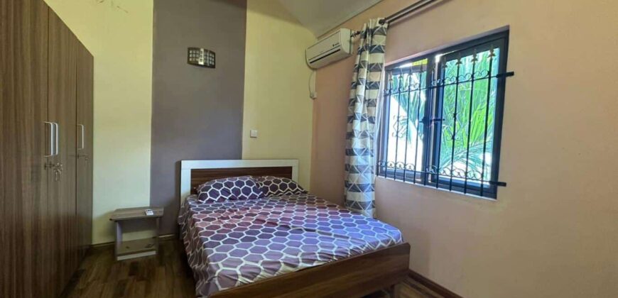 À louer un lumineux appartement avec accès indépendant dans une maison sécurisée à Pereybère