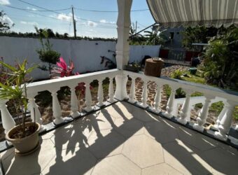 À louer une belle maison avec jardin située dans un environnement paisible à Grand Gaube