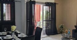 À louer un appartement rénové dans une résidence sécurisée avec piscine commune à Pereybére