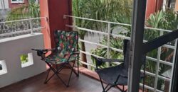 À louer un appartement rénové dans une résidence sécurisée avec piscine commune à Pereybére