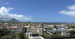 À louer un agréable appartement situé dans une résidence sécurisée à Flic en Flac