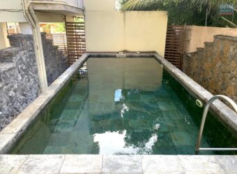 Location d’u’un lumineux appartement dans une résidence sécurisée avec piscine commune à Flic en Flac