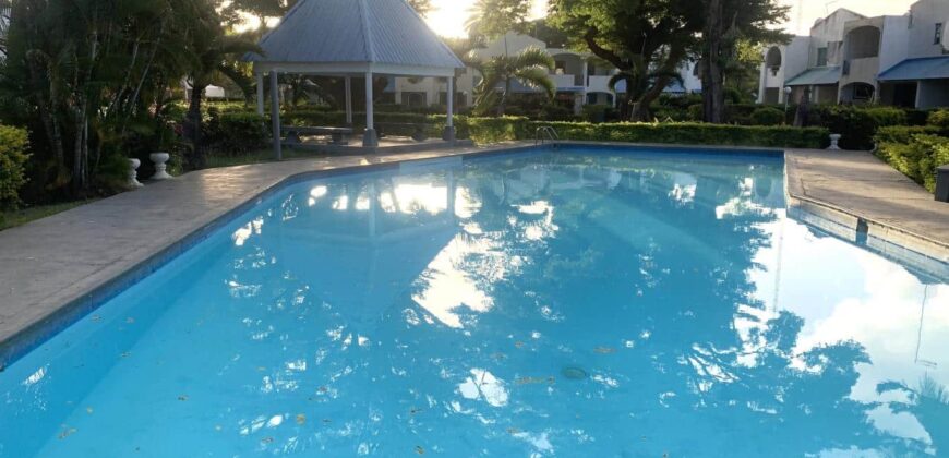 À louer – Villa en duplex avec piscine dans résidence sécurisée à Flic en Flac, proche plage et commerces