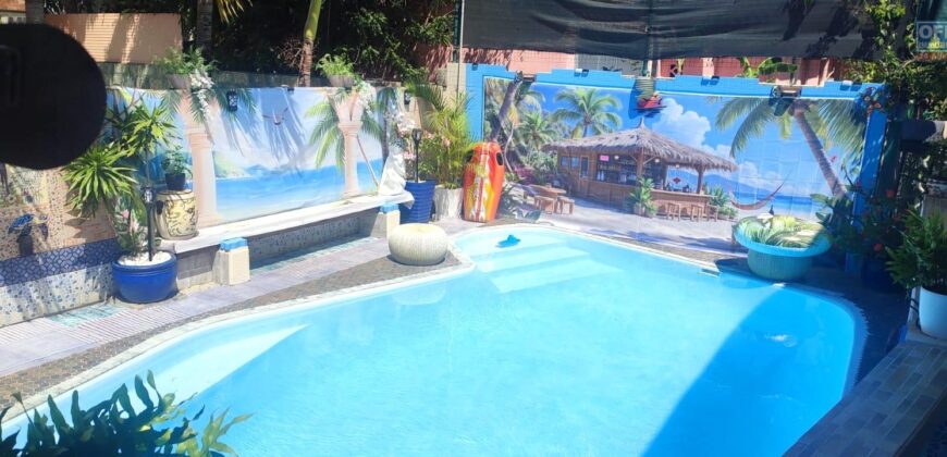 À vendre deux villas avec piscine proche de la plage à Albion