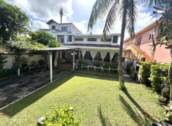 À vendre deux villas avec piscine proche de la plage à Albion