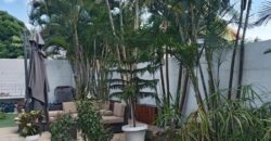 En vente une maison familiale de 230m2 avec appartement indépendant proche de la plage à Pointe aux Canonniers