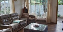 En vente une maison familiale de 230m2 avec appartement indépendant proche de la plage à Pointe aux Canonniers