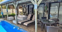 En vente une villa contemporaine haut de gamme avec piscine et rooftop offrant une vue mer à Flic en Flac