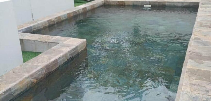 Accessible aux étrangers: À vendre un appartement moderne de 81m2 avec piscine à 5 mins de la plage de Pereybère