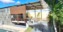 Location d’une agréable villa avec piscine et rooftop proche des commerces à Flic en Flac