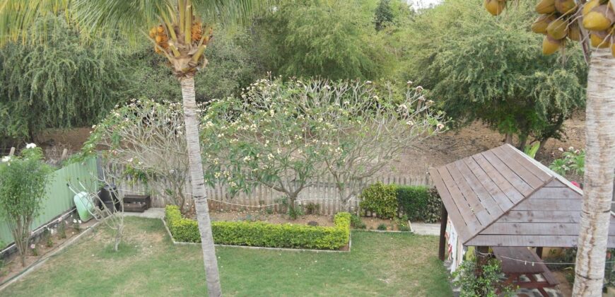 À louer – Appartement dans une villa à 300 m de la plage avec jardin commun à Flic en Flac