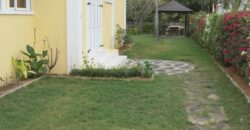 À louer – Appartement dans une villa à 300 m de la plage avec jardin commun à Flic en Flac