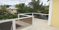 À louer – Appartement dans une villa à 300 m de la plage avec jardin commun à Flic en Flac