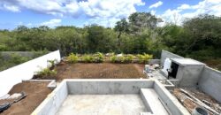 En vente – Spacieuse villa contemporaine de 220m2 avec piscine et jardin sur une terrain de 539m2 à Flic en Flac