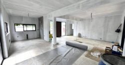 En vente – Spacieuse villa contemporaine de 220m2 avec piscine et jardin sur une terrain de 539m2 à Flic en Flac