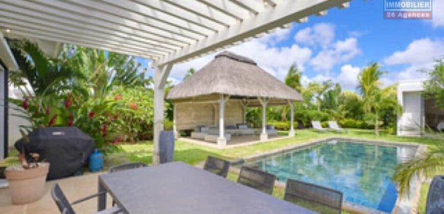 À vendre belle villa accessible aux étrangers située dans une résidence sécurisée à Grand Baie, La Salette