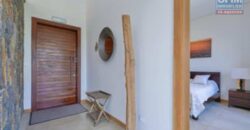 À vendre belle villa accessible aux étrangers située dans une résidence sécurisée à Grand Baie, La Salette
